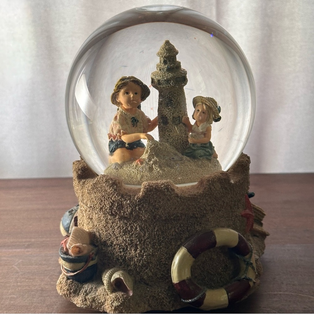 Boyd's Collection Yesterday's Child - #2790SF "Sand" Globe Music Box 1999